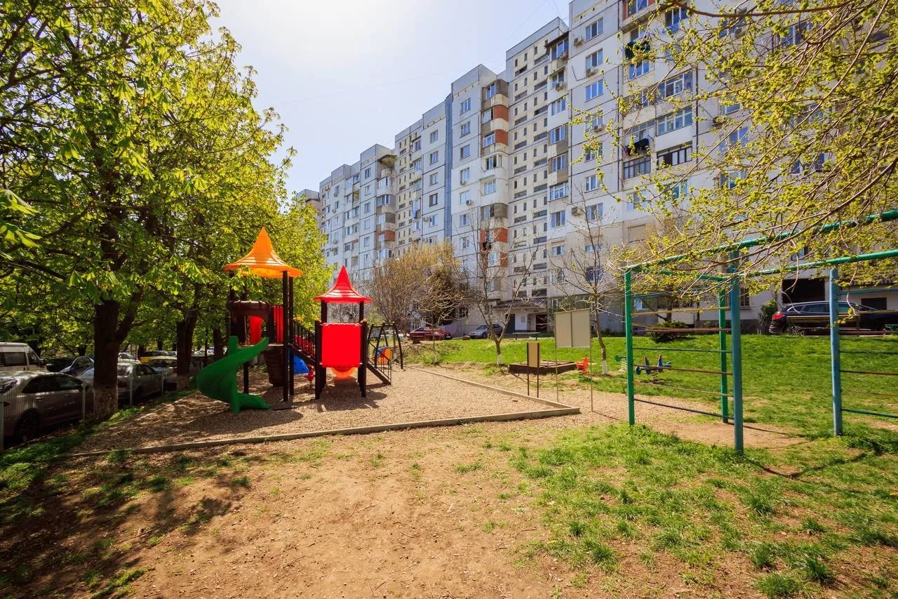 Chișinău Botanica str. Grenoble 14