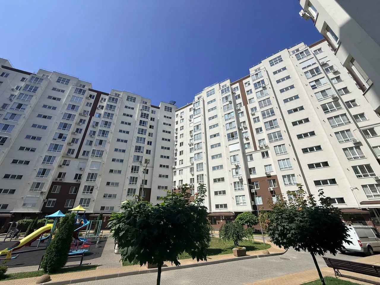 Chișinău Buiucani str. Liviu Deleanu 8