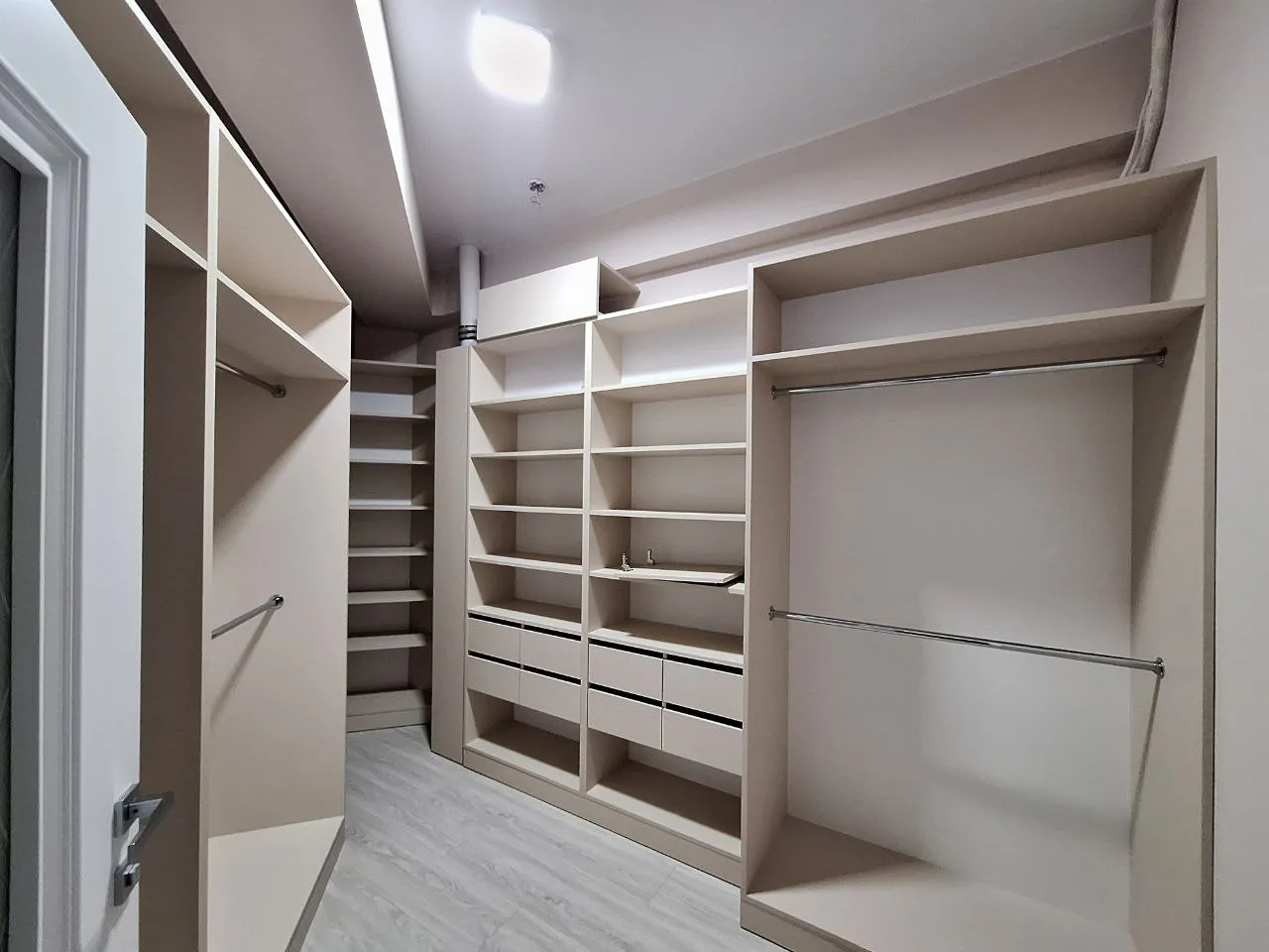 Chișinău Botanica str. Trandafirilor 8