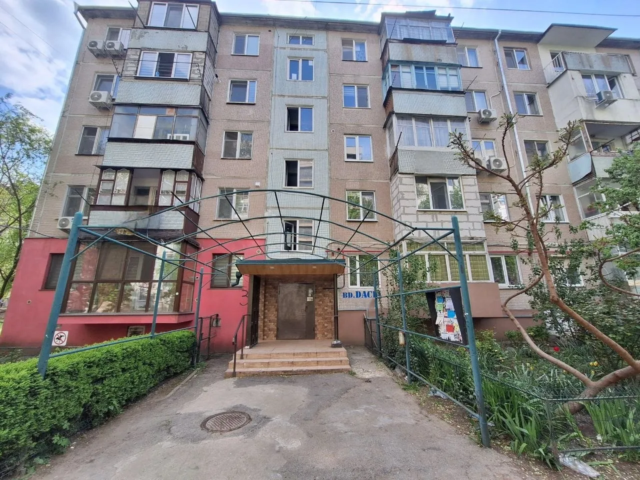 Chișinău Botanica bd. Dacia 10