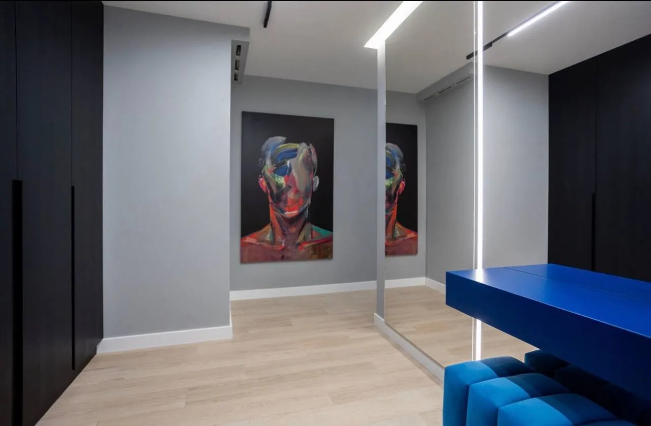 Str. Tricolorului 34  5