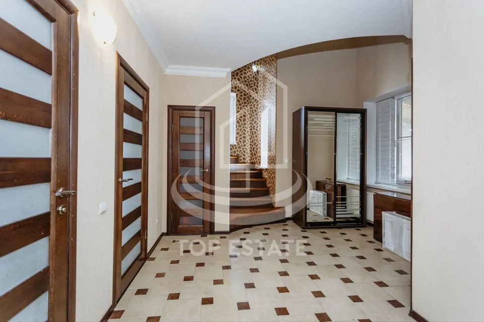 Costești Centru str. Ștefan cel Mare și Sfânt . 9