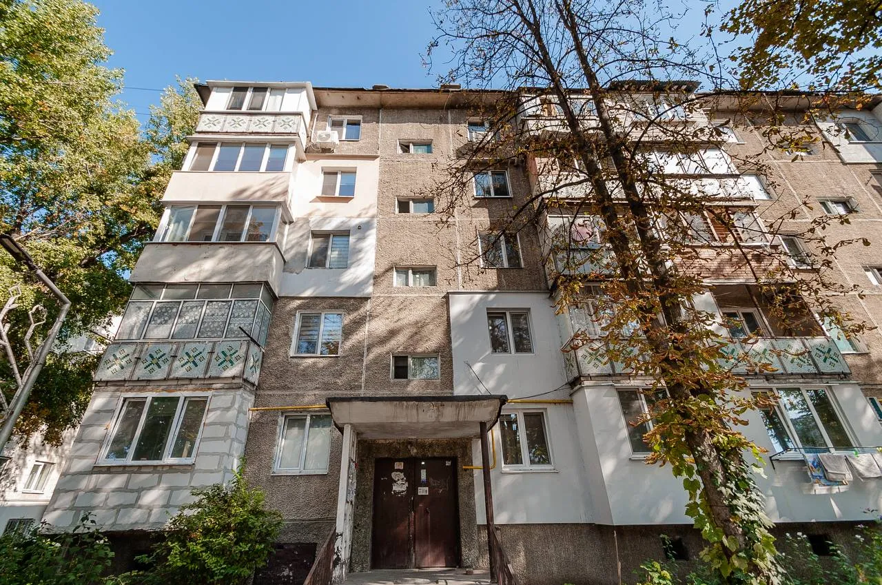 Chișinău Botanica bd. Dacia 13