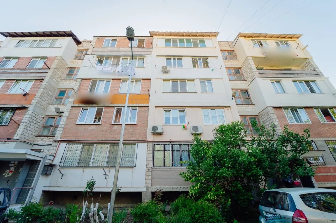 Chișinău Rîșcani str. Miron Costin 11