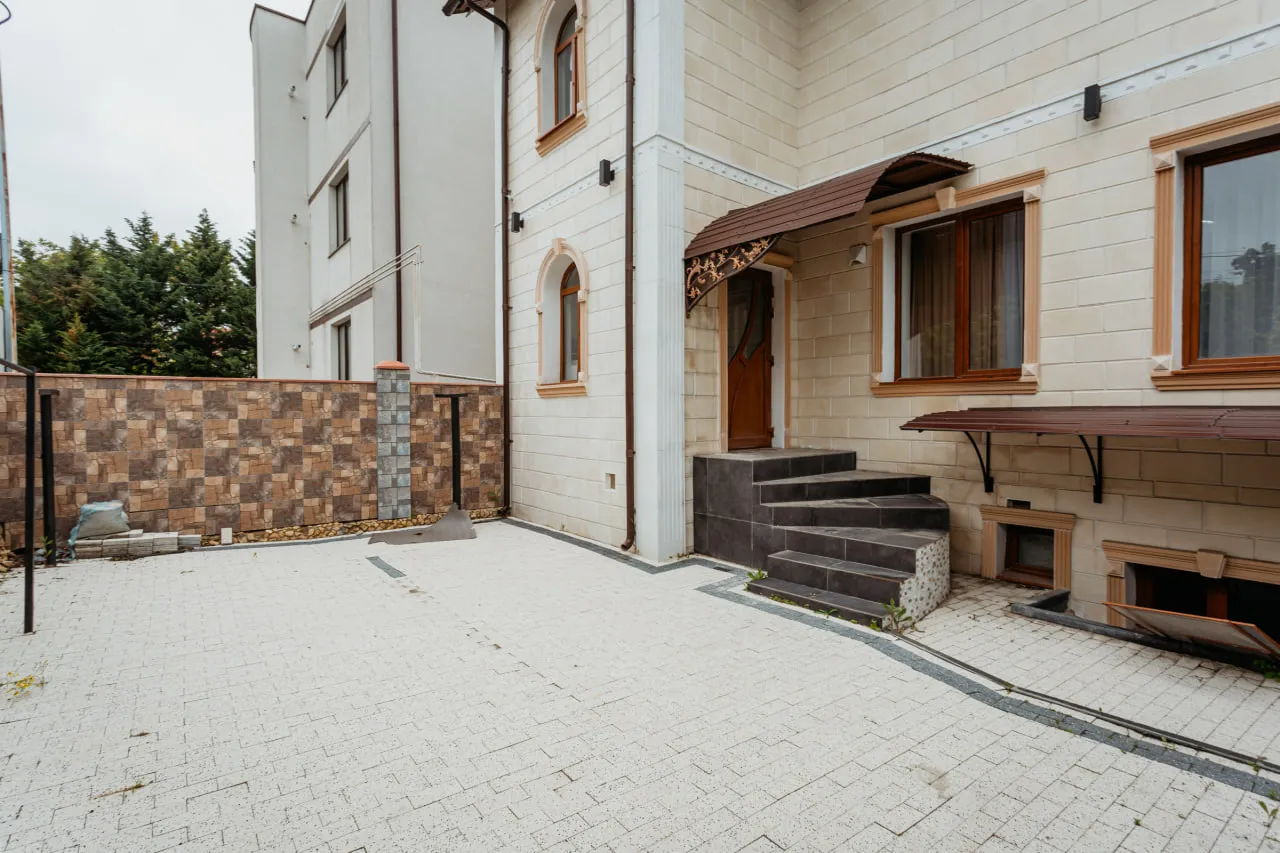 Chișinău Rîșcani str.  Academician Sergiu Rădăuțanu 3