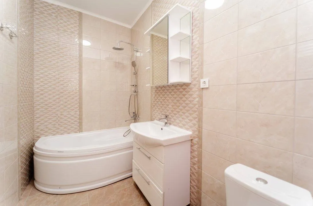 Liviu Deleanu 10/1  3