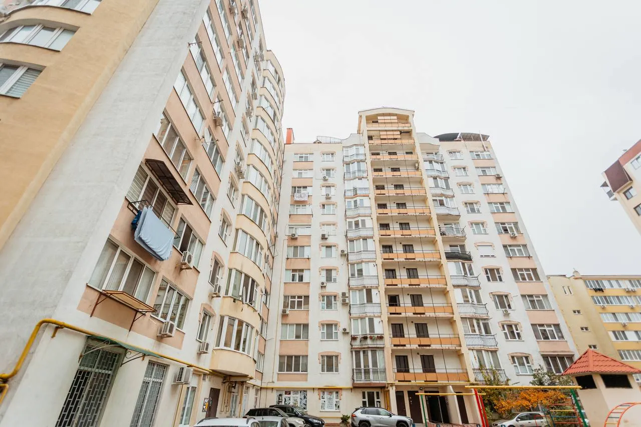 Chișinău Buiucani str. Alba Iulia 16