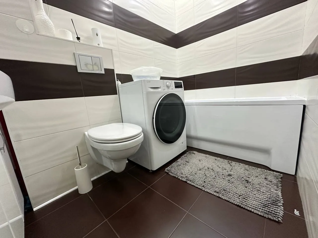 Chișinău Botanica str. Trandafirilor 6