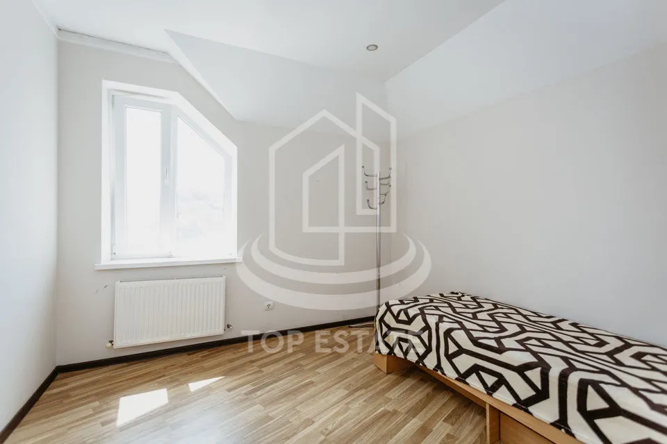 Costești Centru str. Ștefan cel Mare și Sfânt . 14