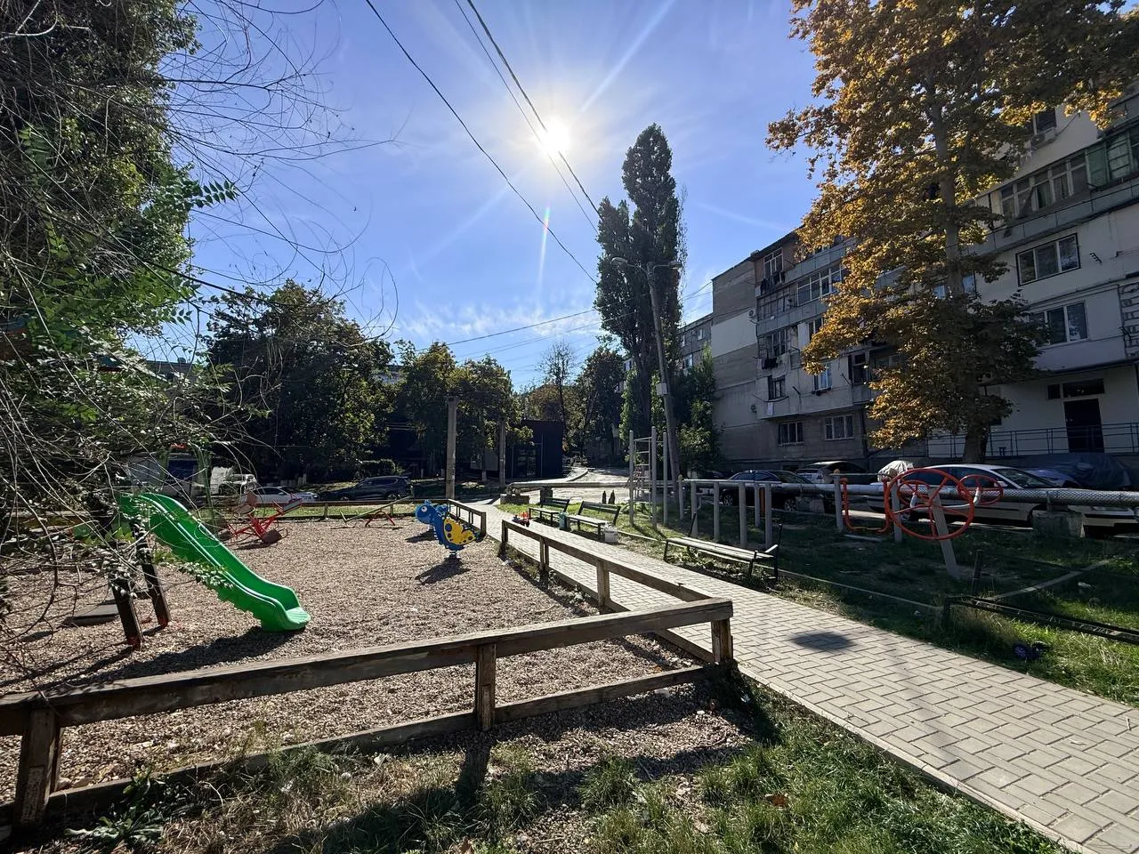 Chișinău Botanica str. Salcâmilor 7