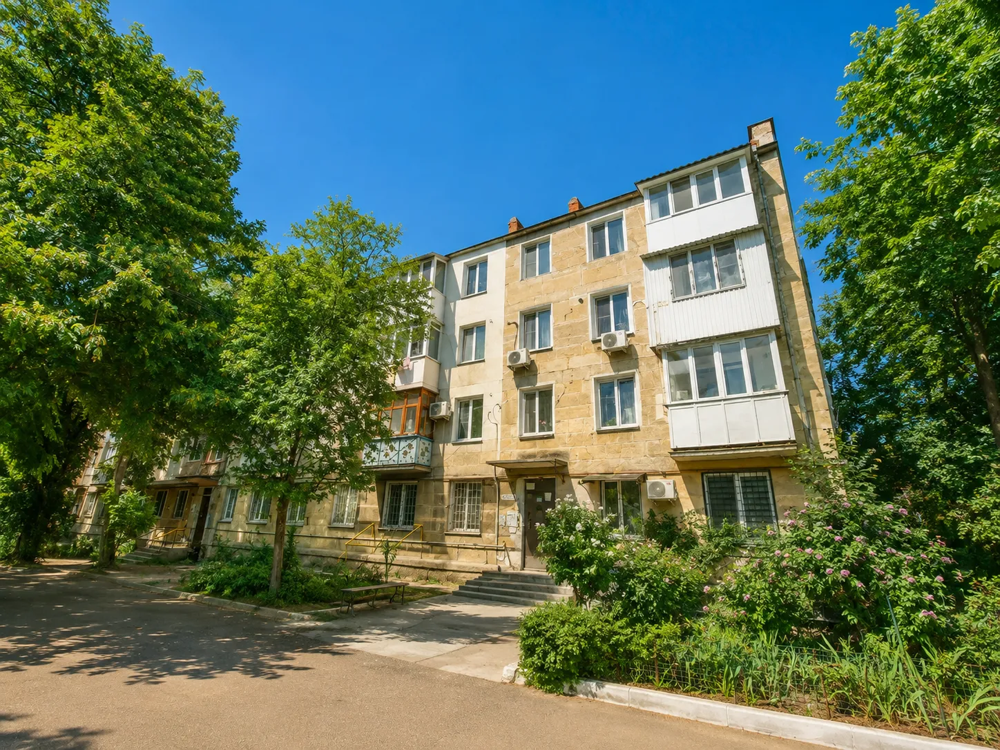 Chișinău str. Pandurilor 11