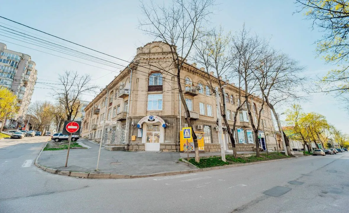 Chișinău Centru str. Mitropolit Petru Movilă  11