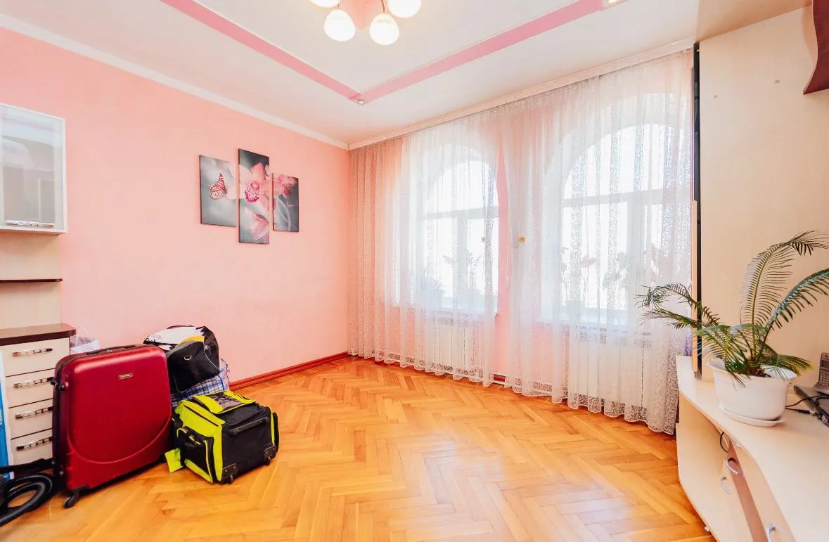 Chișinău Centru str. Mitropolit Petru Movilă  5