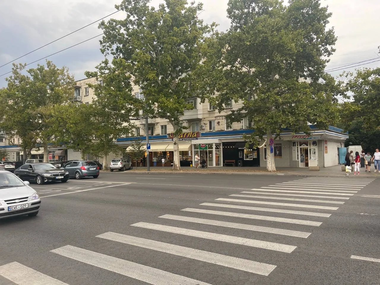 Chișinău Botanica bd. Decebal 11