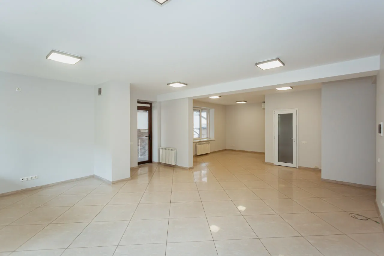 Chișinău Centru str. Vlaicu Pârcălab 3