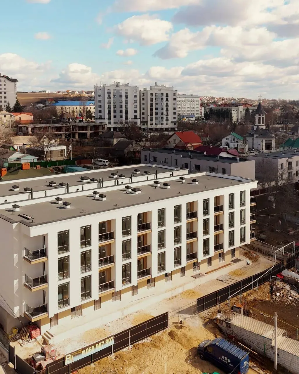 Ialoveni, Centru str. Grigore Vieru 8