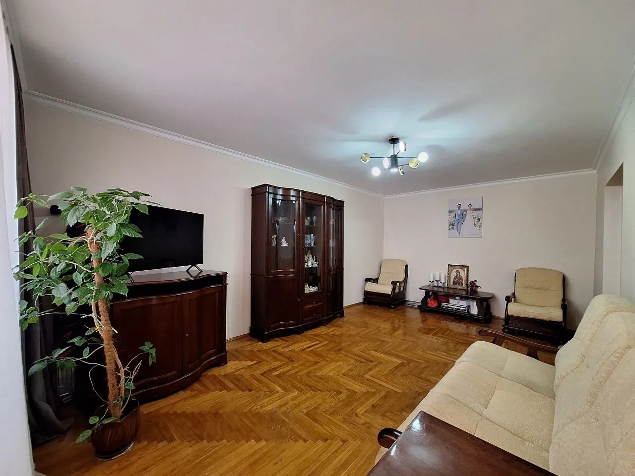 Chișinău Botanica str. Burebista 1