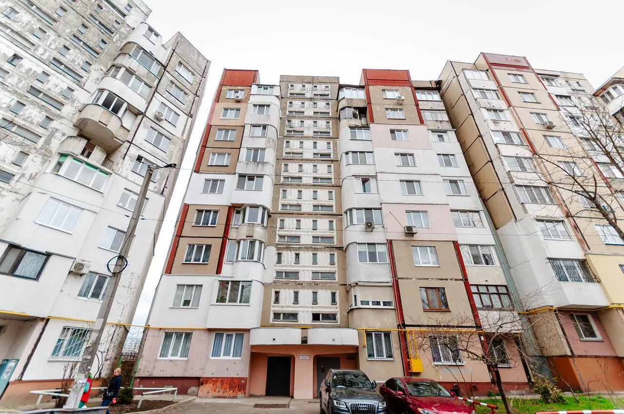 Chișinău Botanica bd. Decebal 12