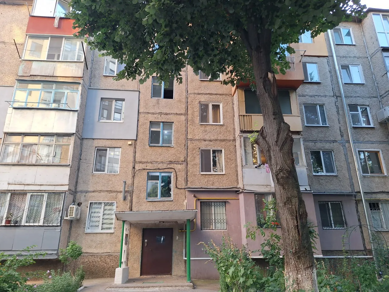 Chișinău Botanica str. Trandafirilor 8