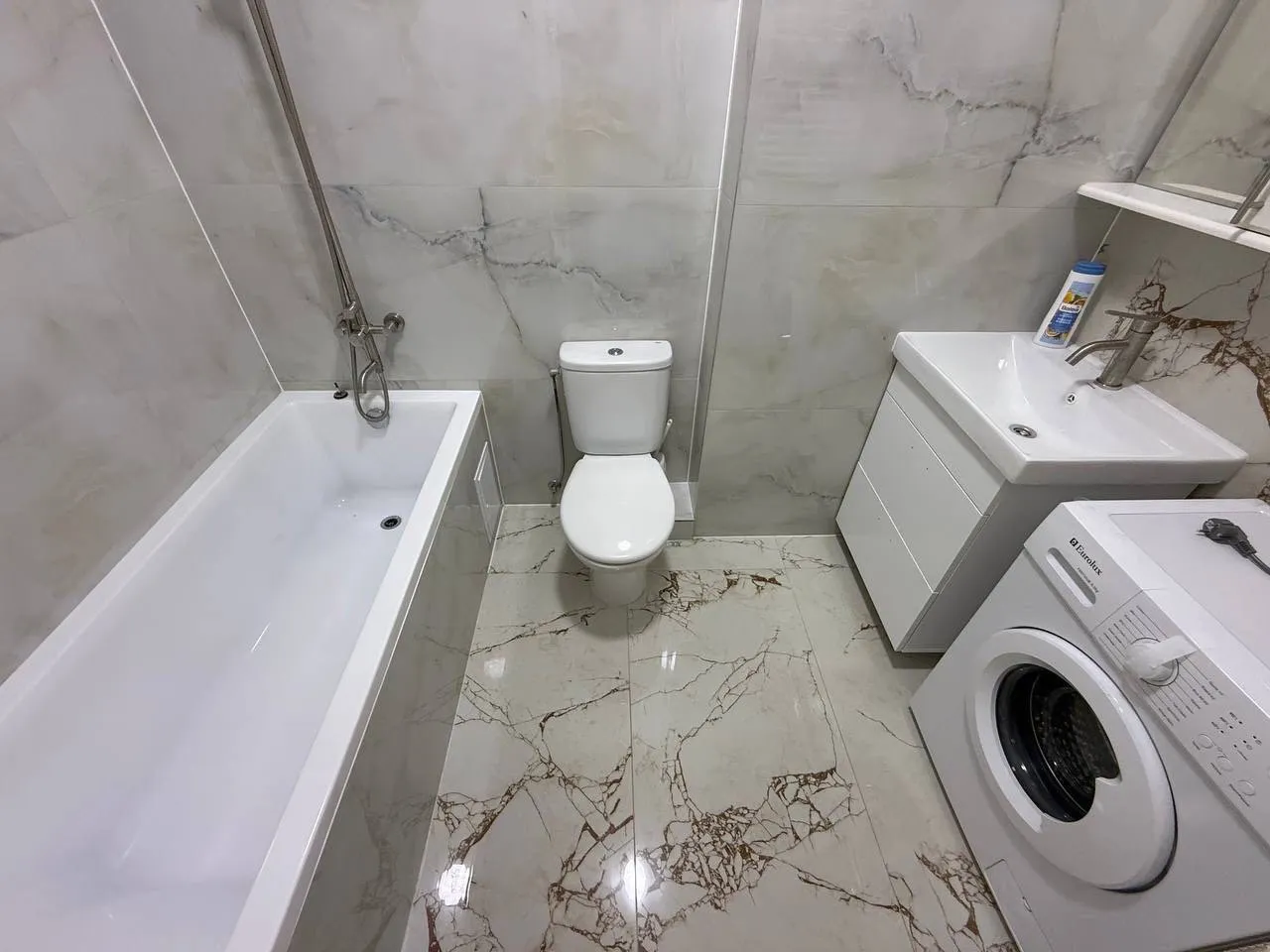 Chișinău Buiucani str. Onisifor Ghibu 4