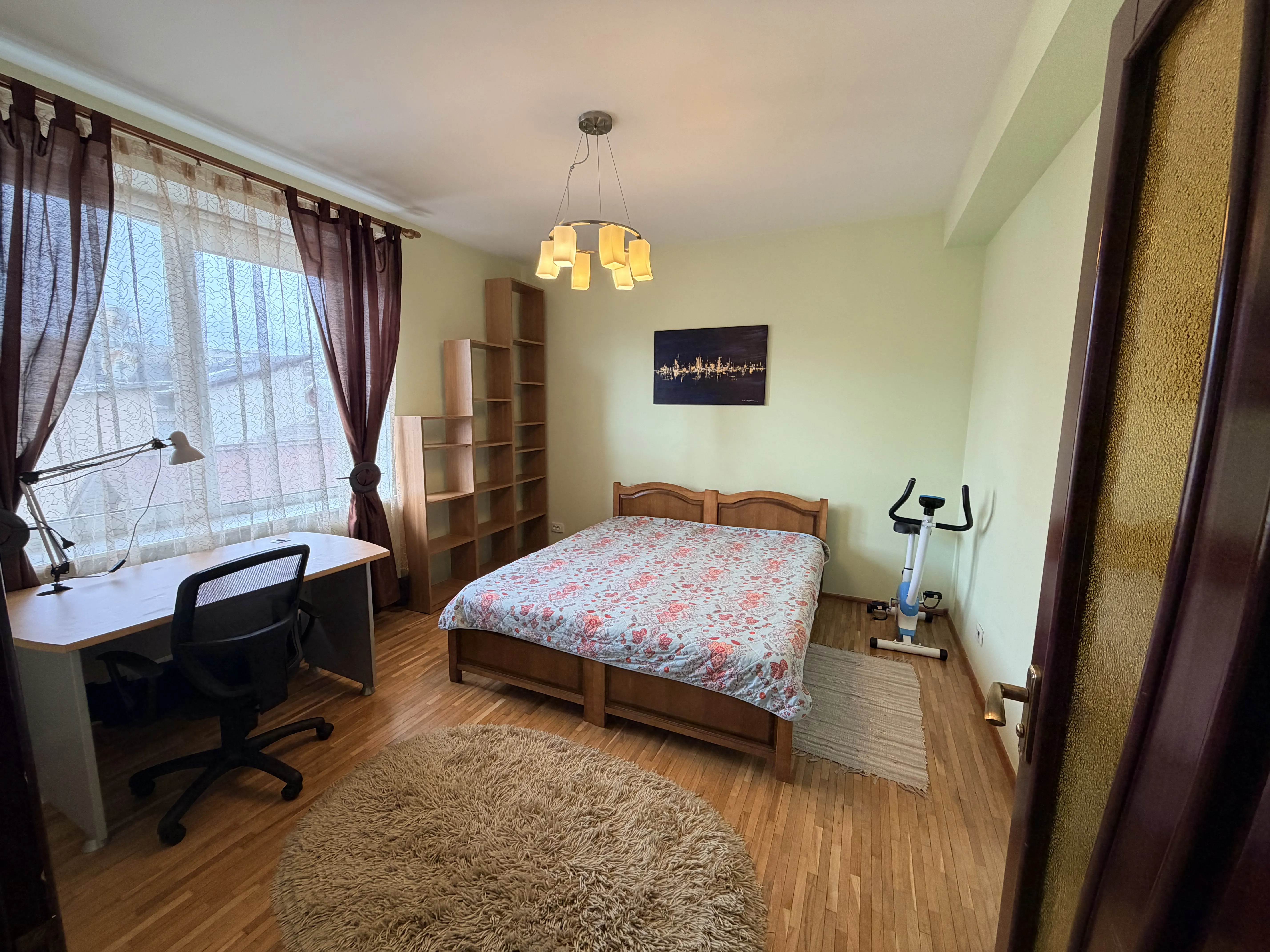 Chișinău Centru str. București 4