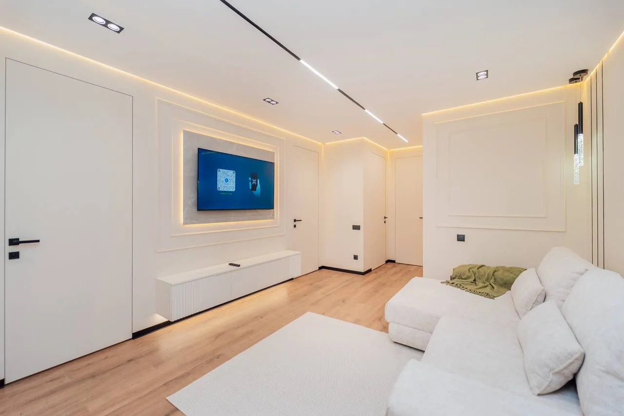 Str. Vasile Lupu 28 E  14