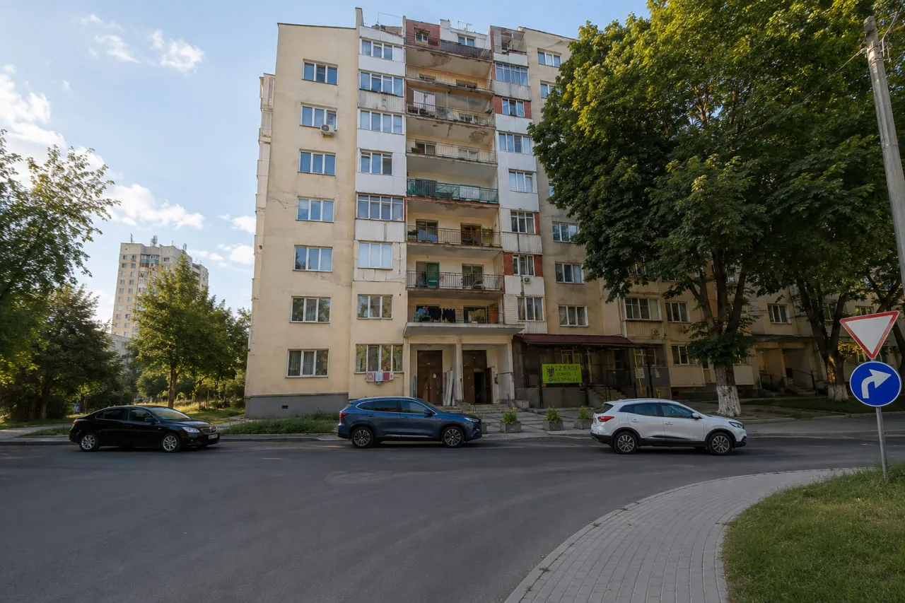 Chișinău Botanica bd. Dacia 12